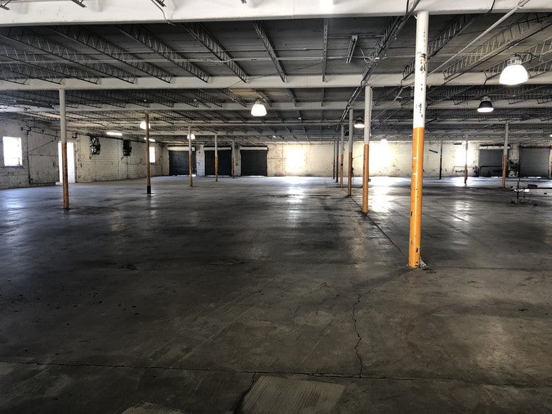 More Photos Of 1139 E 3rd St, Jackson Warehouse For Lease