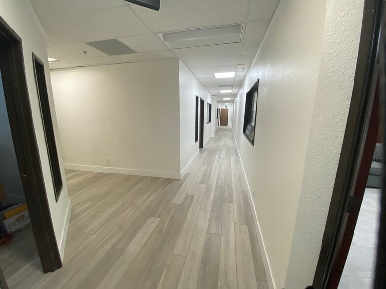 More Photos Of 23293 S Pointe Dr, Laguna Hills Medical For Lease