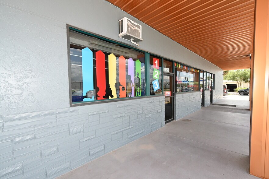 More Photos Of 749 S Central Ave, Umatilla Storefront For Sale