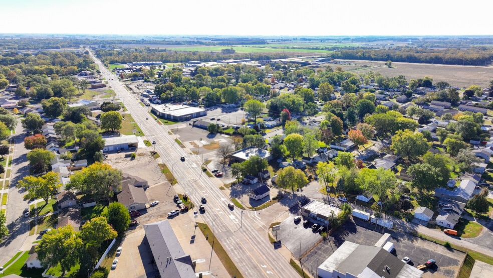 More Photos Of 603 W Rock Falls Rd, Rock Falls General Retail For Sale