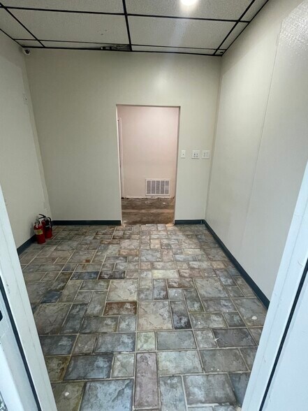 More Photos Of 6901 W Okmulgee Ln, Muskogee Warehouse For Sale