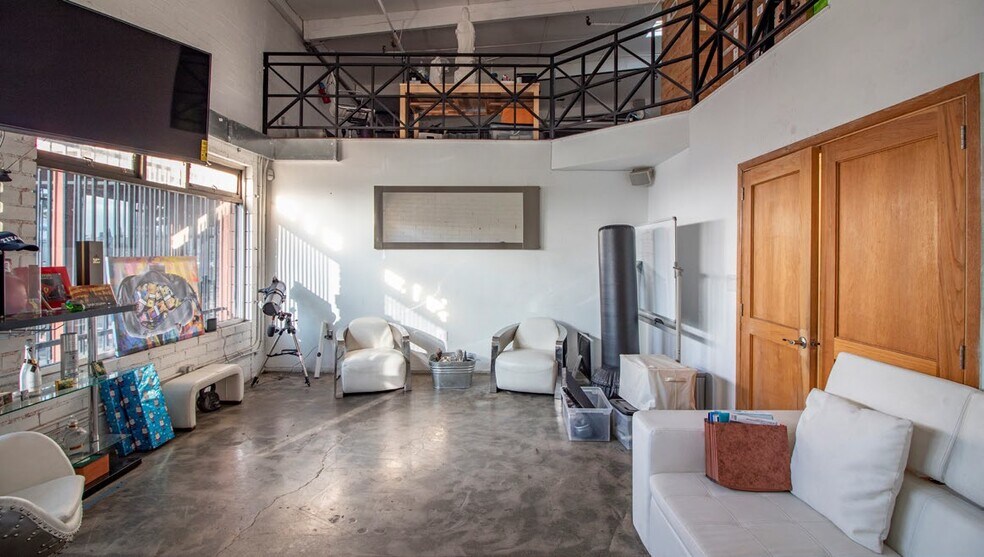 More Photos Of 504 E Alondra Blvd, Gardena Manufacturing For Sale