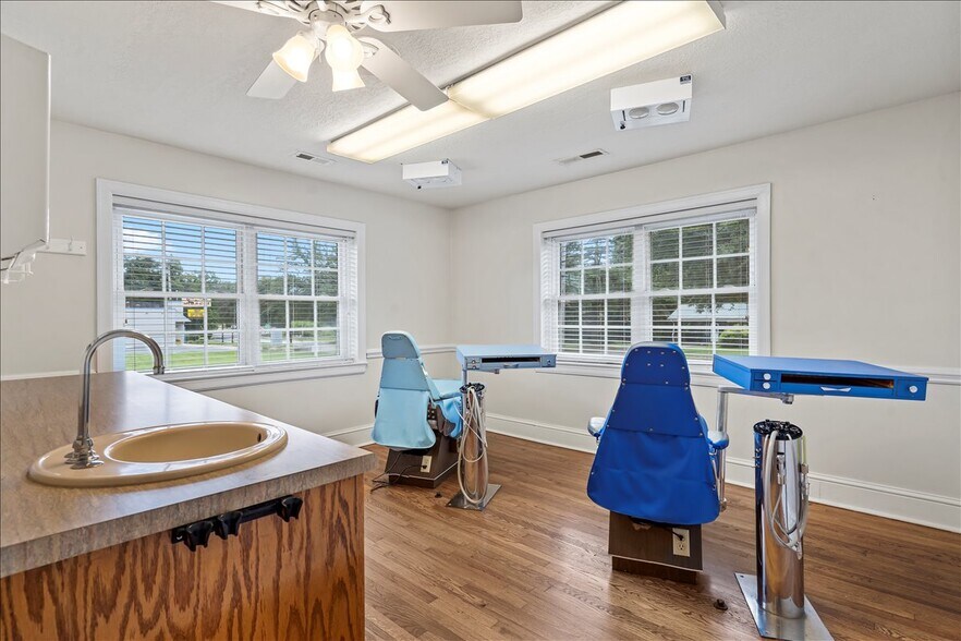 More Photos Of 492 W Main St, Forest City Freestanding For Sale