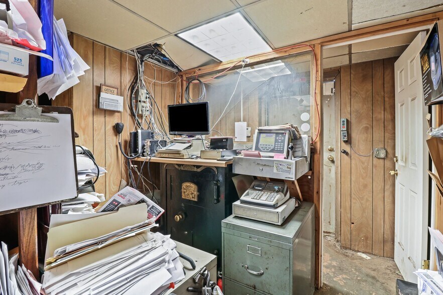 More Photos Of 85 Skillen St, Buffalo Auto Salvage Facility For Sale