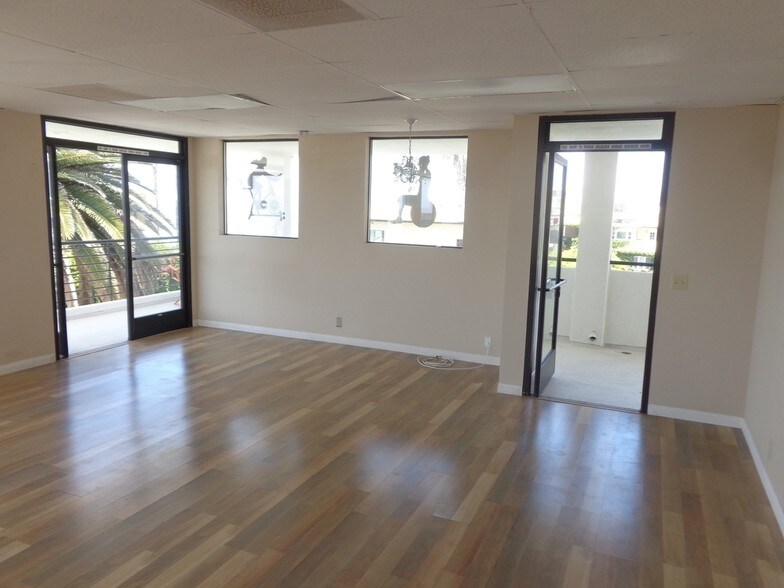 More Photos Of 1705 S Coast Hwy, Laguna Beach Storefront Retail Office For Lease