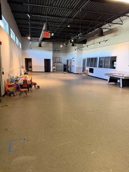 More Photos Of 68120 Tinmar Dr, Saint Clairsville Health Club For Lease