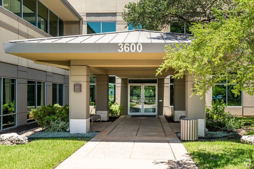 More Photos Of 3600 W Parmer Ln, Austin Office For Lease