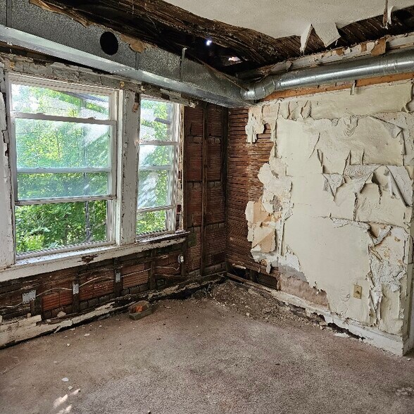 More Photos Of 1832 Willowhurst Rd, Cleveland Apartments For Sale