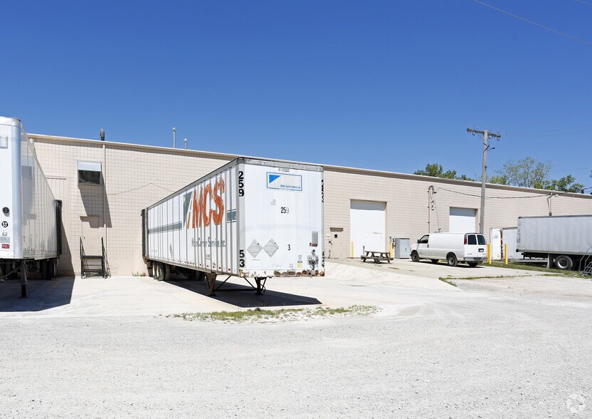 More Photos Of 2581-2695 Tracy Rd, Northwood Light Manufacturing For Lease
