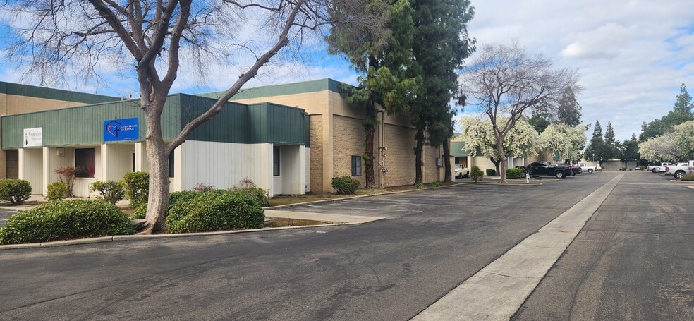 More Photos Of 5744 E Shields Ave, Fresno Manufacturing For Lease