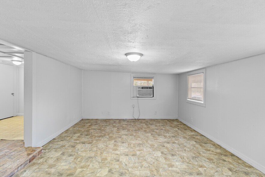 More Photos Of 31 Jackson Rd, Huntsville Apartments For Sale