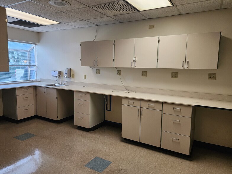 More Photos Of 502 54th Ave E, Fife Office For Lease