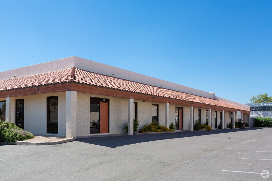 Primary Photo Of 7820 E Gelding Dr, Scottsdale Warehouse For Lease