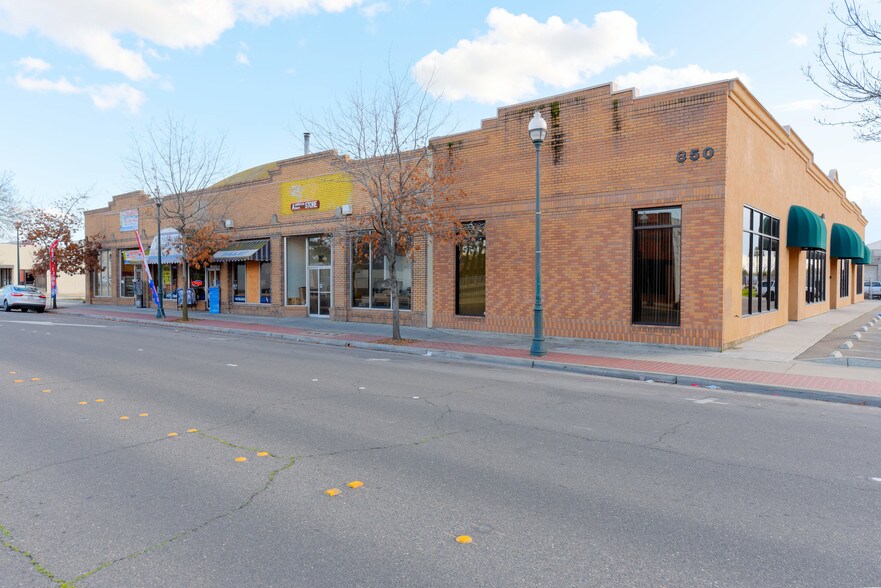Primary Photo Of 850 W Main St, Merced Restaurant For Lease