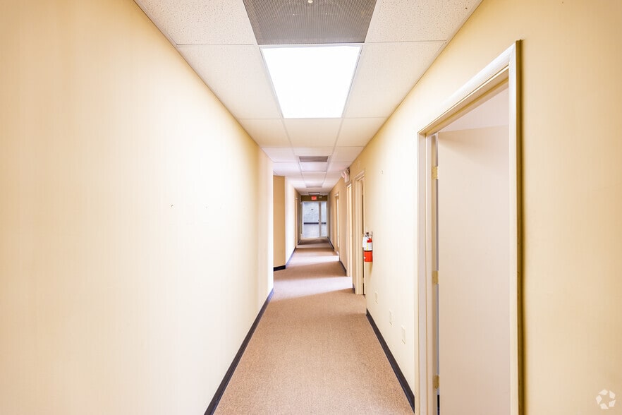 More Photos Of 5101 NW 21st Ave, Fort Lauderdale Light Distribution For Lease