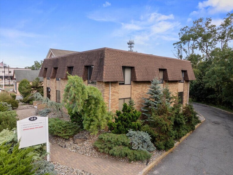 More Photos Of 24 Wyckoff Ave, Waldwick Medical For Sale