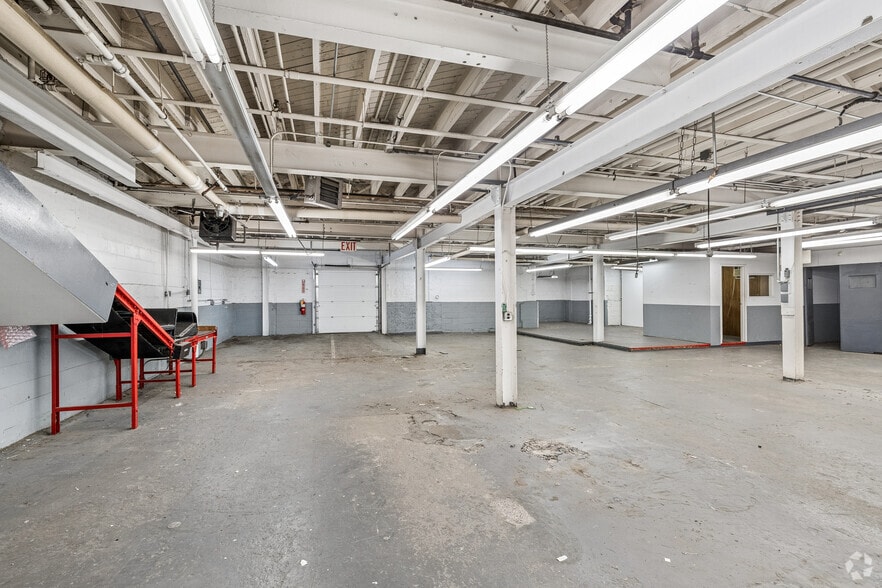 More Photos Of 2204-2230 Erie Blvd, Syracuse Manufacturing For Sale