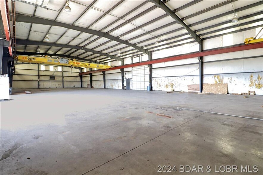 More Photos Of 744 Keystone Industrial Park dr, Camdenton Warehouse For Lease