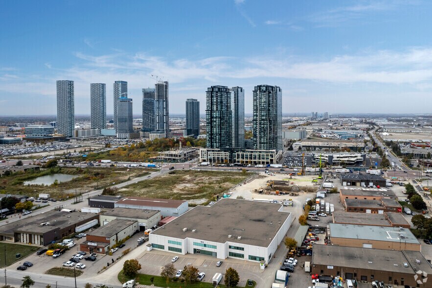 More Photos Of 130 Doughton Rd, Vaughan Manufacturing For Lease