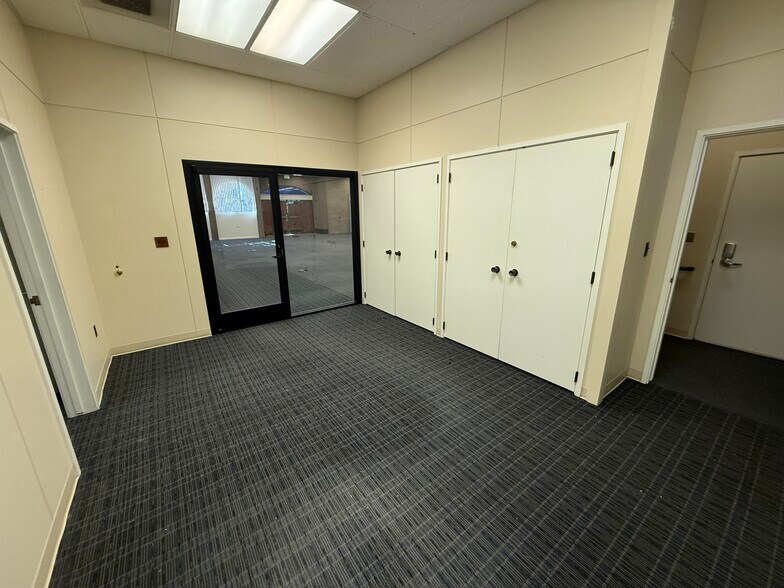 More Photos Of 1800 Arden Way, Sacramento Bank For Sale