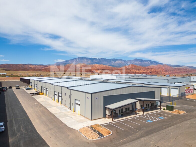 More Photos Of Gateway Industrial Park, Hurricane Warehouse For Lease