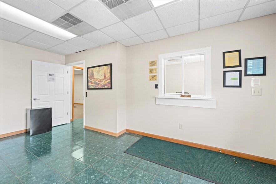 More Photos Of 303 E Main St, Pickens General Retail For Sale