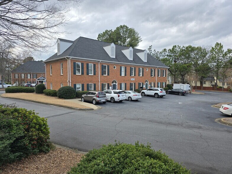 More Photos Of 2623 Sandy Plains Rd, Marietta Office For Lease