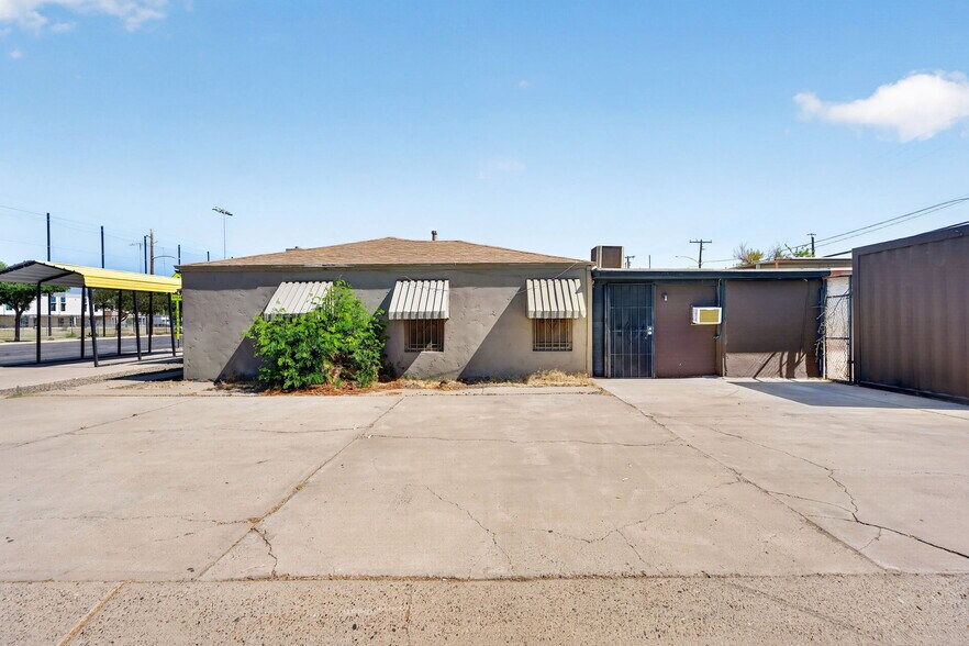 More Photos Of 4401 N 16th St, Phoenix Freestanding For Lease