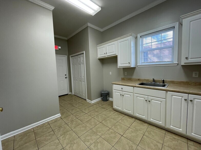 More Photos Of 1011 East Ave, North Augusta Medical For Lease