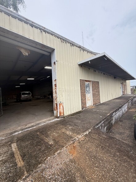 More Photos Of 1953 Mobile Rd, Montgomery Industrial For Lease