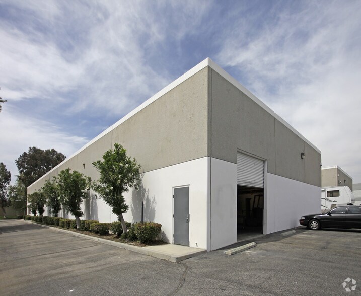 More Photos Of 25028 Avenue Kearny, Valencia Manufacturing For Lease