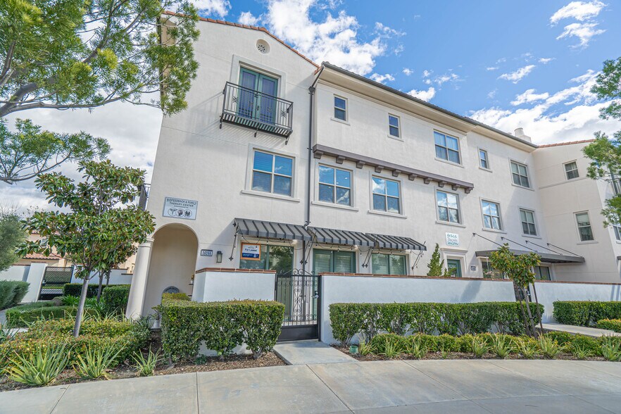 Primary Photo Of 26266 Prima Way, Santa Clarita Specialty For Lease