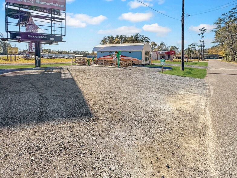 More Photos Of 1310 Highway 96 S, Silsbee Flex For Sale