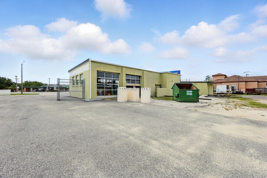 More Photos Of 110 N State Road 19, Palatka Auto Repair For Sale