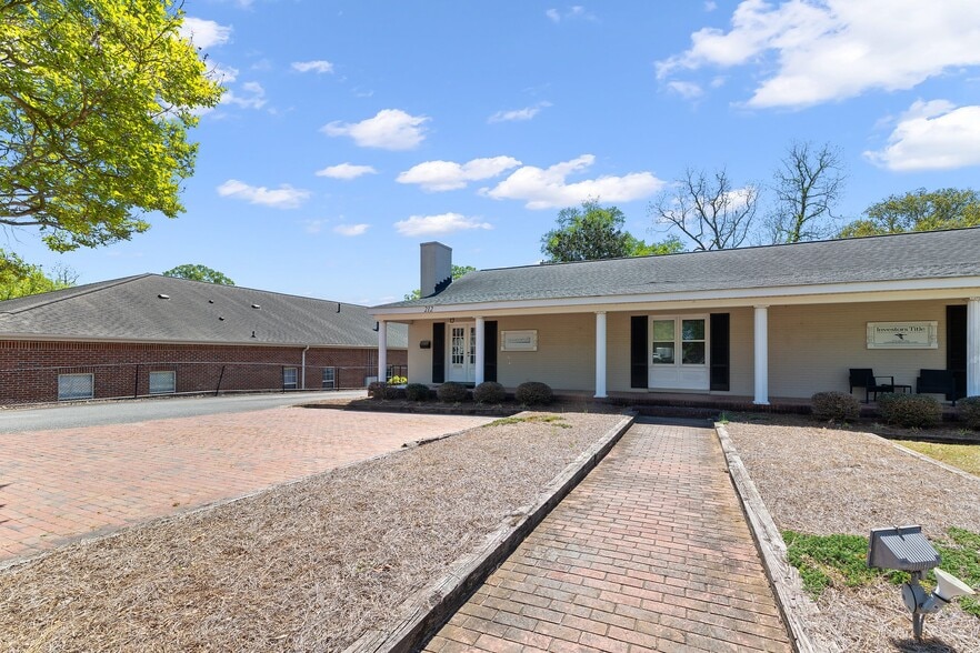 Primary Photo Of 210-212 E Church St, Smithfield Office For Lease