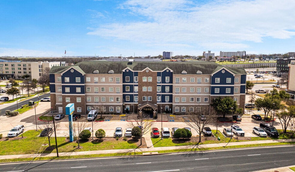 More Photos Of 1611 Airport Commerce Dr, Austin Hotel For Sale