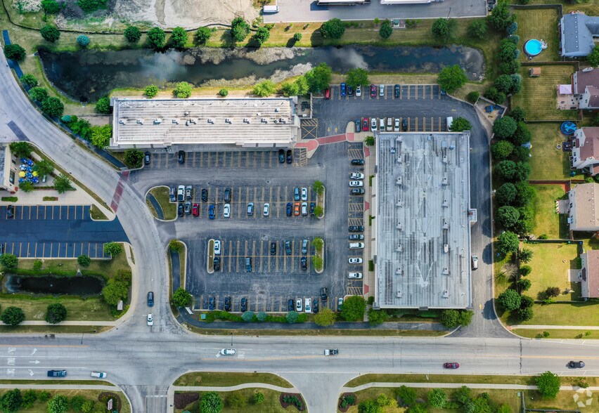 More Photos Of 301-345 Vertin Blvd, Shorewood Unknown For Lease