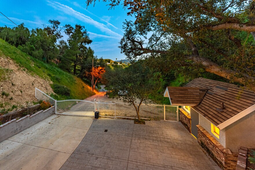 More Photos Of 12141 Wildwood Trl, Kagel Canyon Specialty For Sale