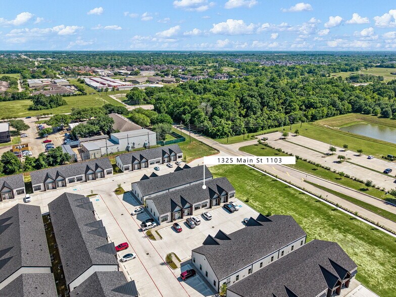 More Photos Of 1325 Main Street, Katy Medical For Sale