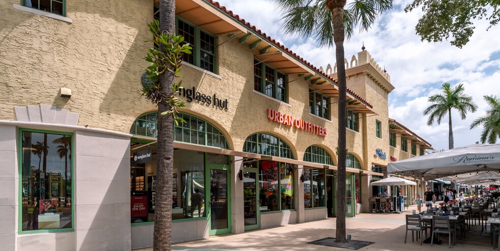 Primary Photo Of 841 Lincoln Rd, Miami Beach Storefront For Lease