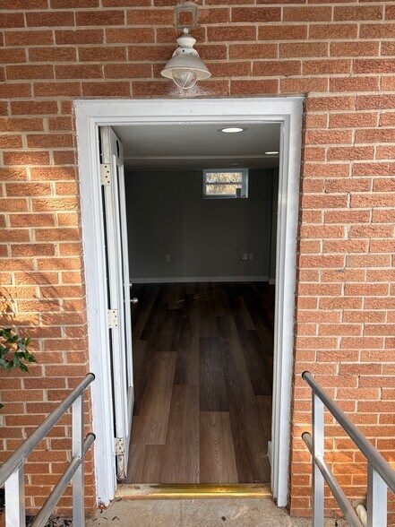 More Photos Of 122 Memorial Dr, Greer Loft Creative Space For Lease