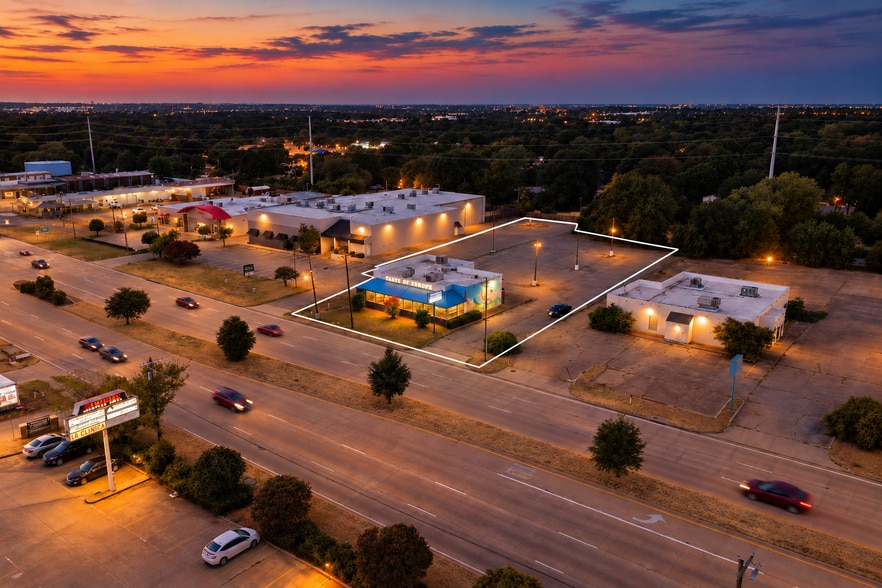 More Photos Of 1901 W Pioneer Pky, Arlington Restaurant For Sale