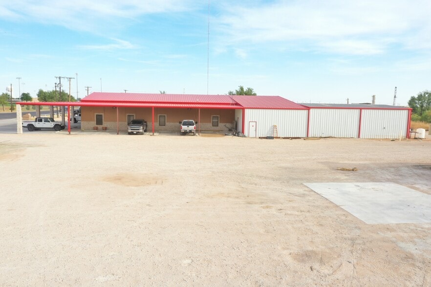 More Photos Of 1207 NW Mustang Dr, Andrews Warehouse For Sale