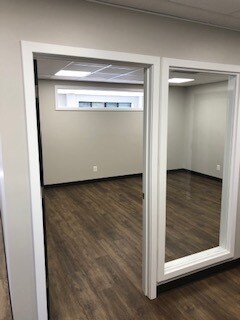 More Photos Of 22311 Shaw Rd, Sterling Flex For Lease