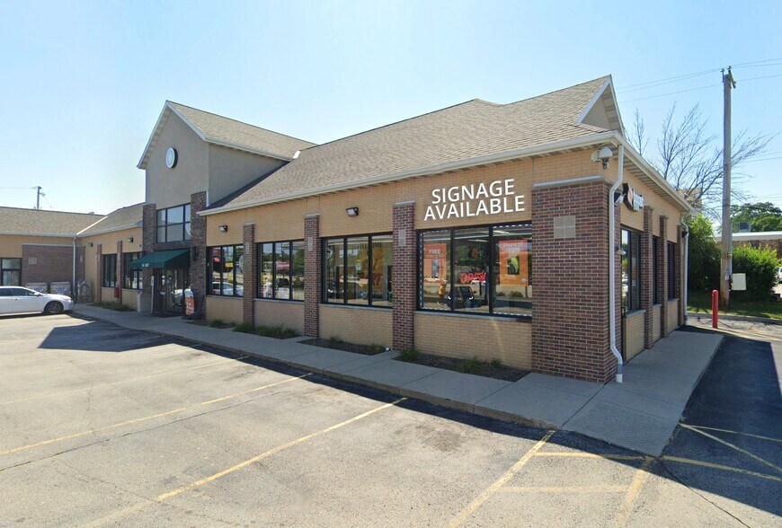 Primary Photo Of 4715 S 27th St, Milwaukee Service Station For Lease