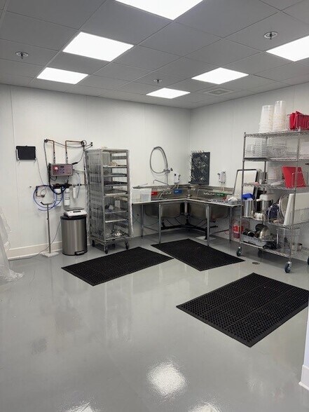 More Photos Of 1315 Hot Springs Way, Vista Light Manufacturing For Lease