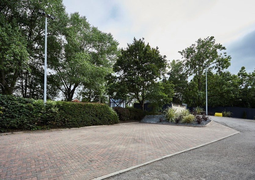 60 Manchester Rd, Northwich CW9 7LS Office For Sale