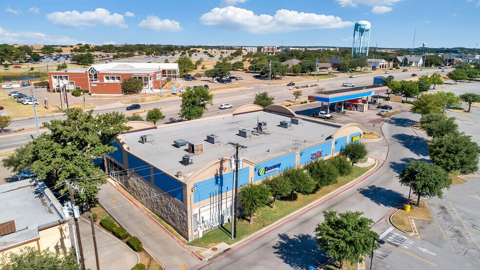 More Photos Of 1714 Precinct Line Rd, Hurst Unknown For Lease