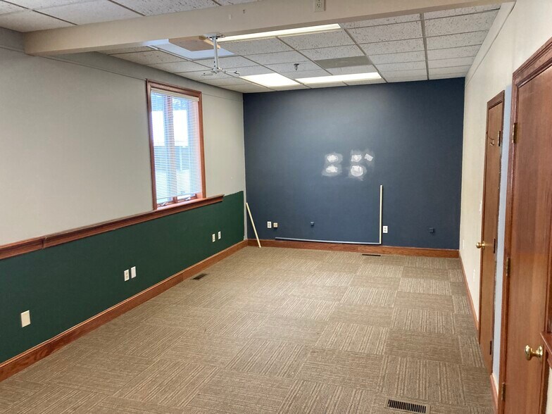 More Photos Of 200 Littleton Rd, Westford Office For Sale