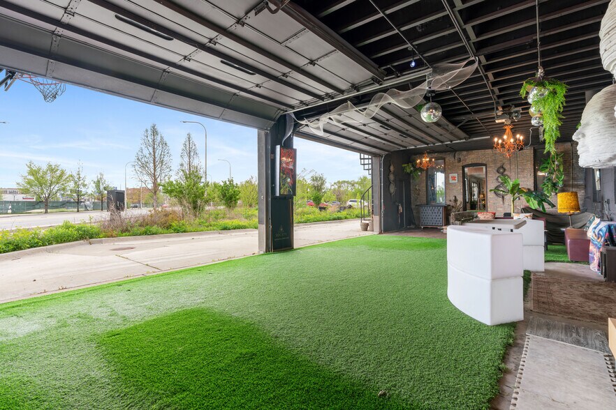 More Photos Of 2331 N Elston Ct, Chicago Industrial For Sale